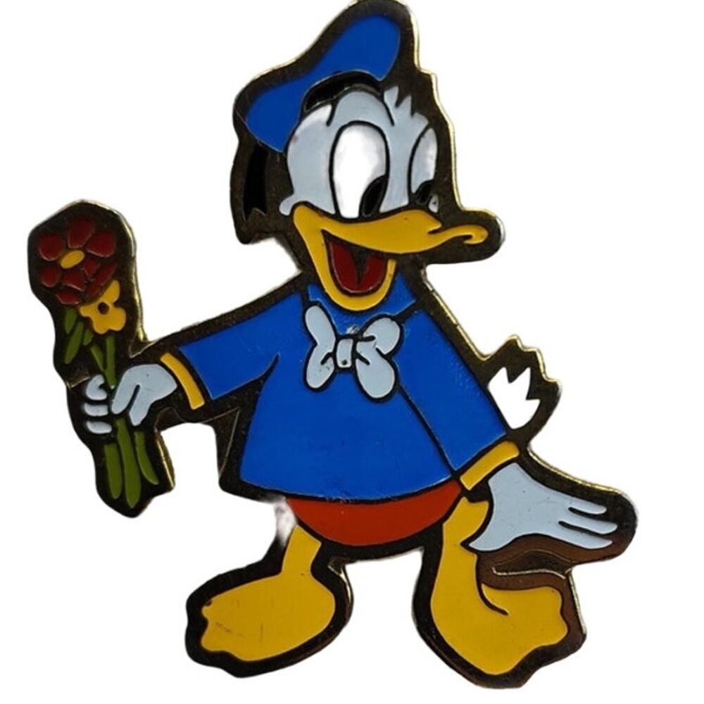Vintage 1979 Walt Disney Productions Donald Duck Painted Pin Brooch